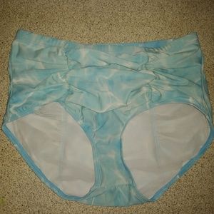 Torrid swim bottoms size 10